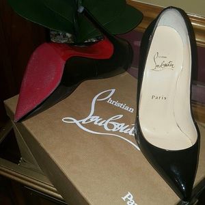 Christian Louboutin So Kate Heels